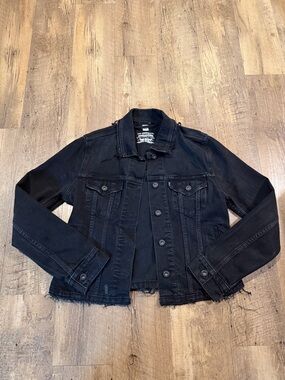 Levi’s Black Distressed Denim Jean Jacket Medium